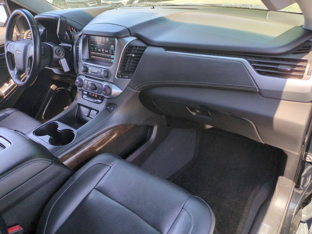 Thumbnail: 2019 Chevrolet Tahoe - 33