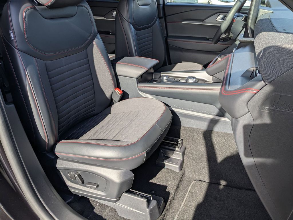 Thumbnail: 2025 Ford Explorer - 35