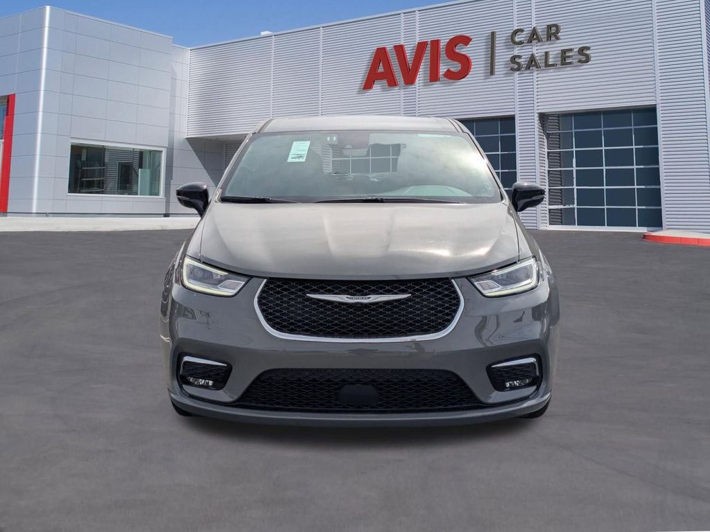 Thumbnail: 2025 Chrysler Pacifica - 2