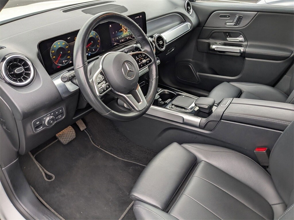 Thumbnail: 2023 Mercedes-Benz GLB - 17