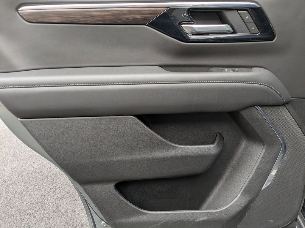 Thumbnail: 2025 Chevrolet Tahoe - 26