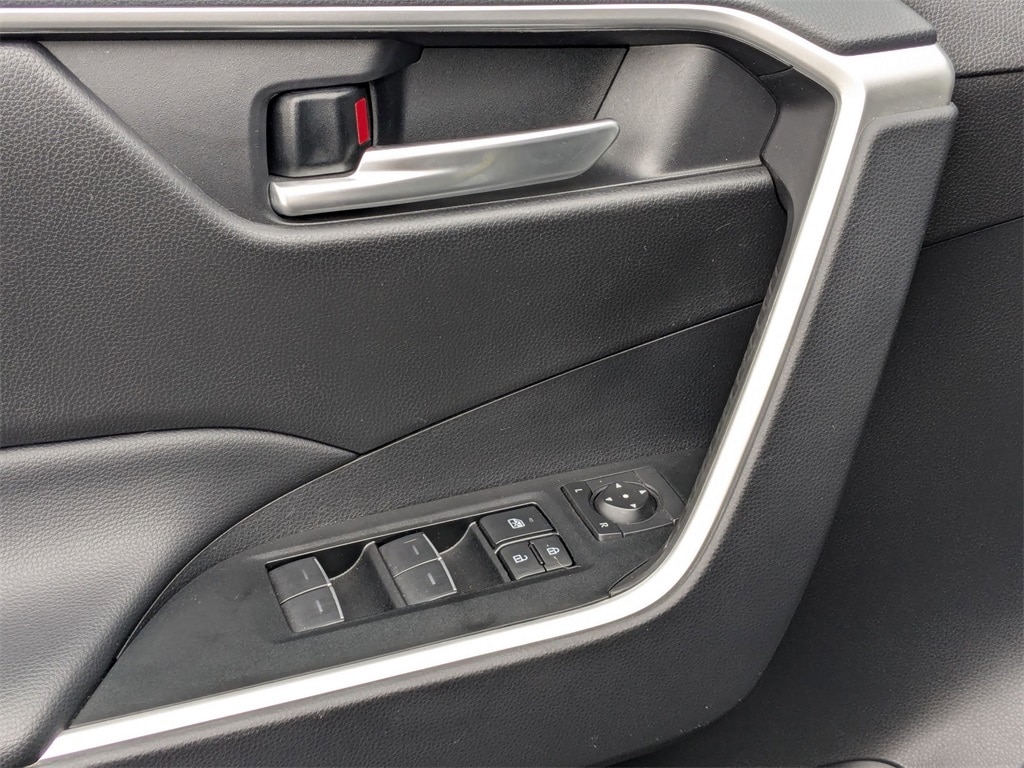 Thumbnail: 2025 Toyota RAV4 - 14