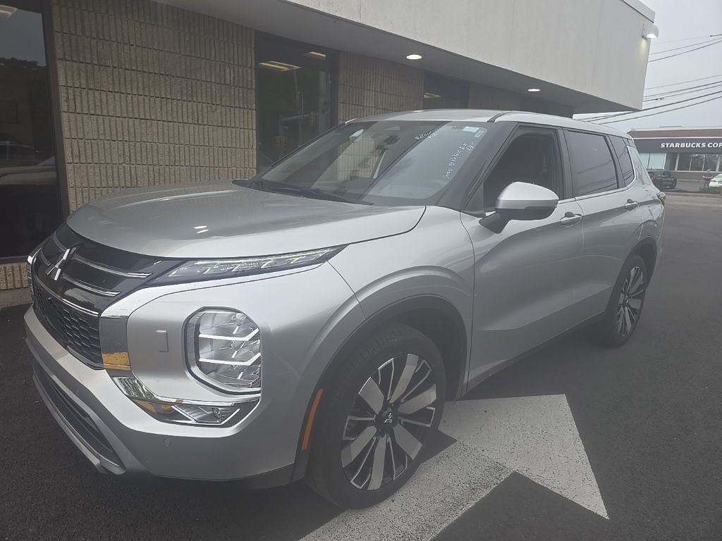 2025 Mitsubishi Outlander's photo
