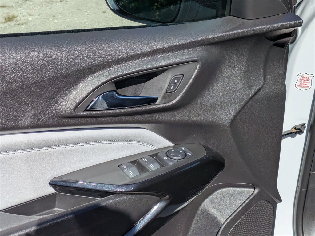 Thumbnail: 2025 Chevrolet Trax - 13