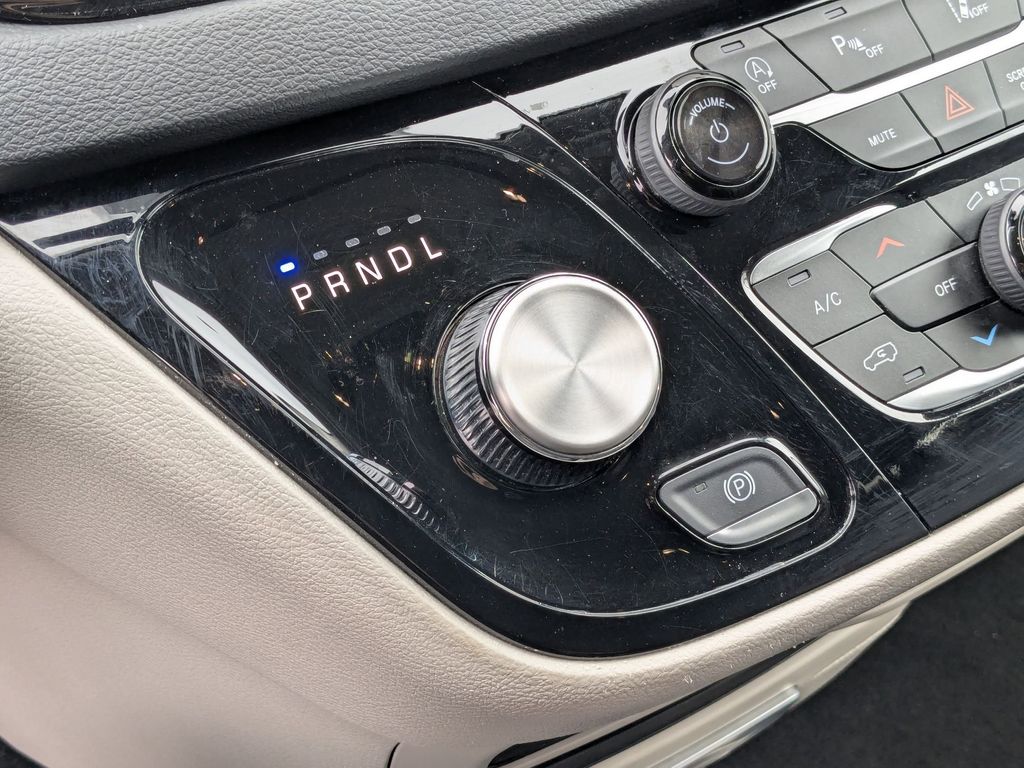 Thumbnail: 2024 Chrysler Pacifica - 24