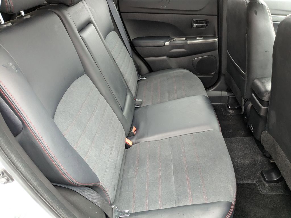 Thumbnail: 2025 Mitsubishi Outlander Sport - 28