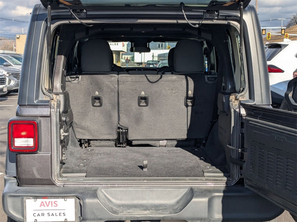 Thumbnail: 2024 Jeep Wrangler - 32