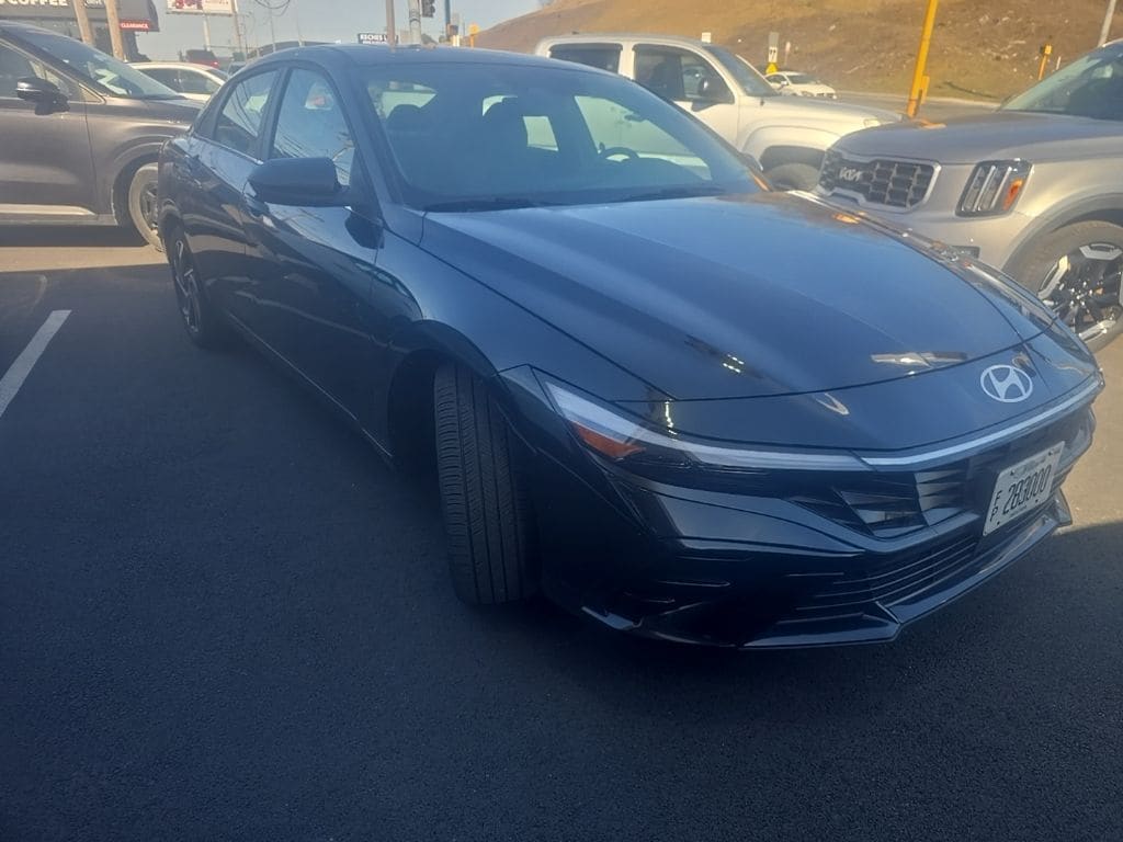 Certified 2025 Hyundai Elantra SEL Convenience Sedan