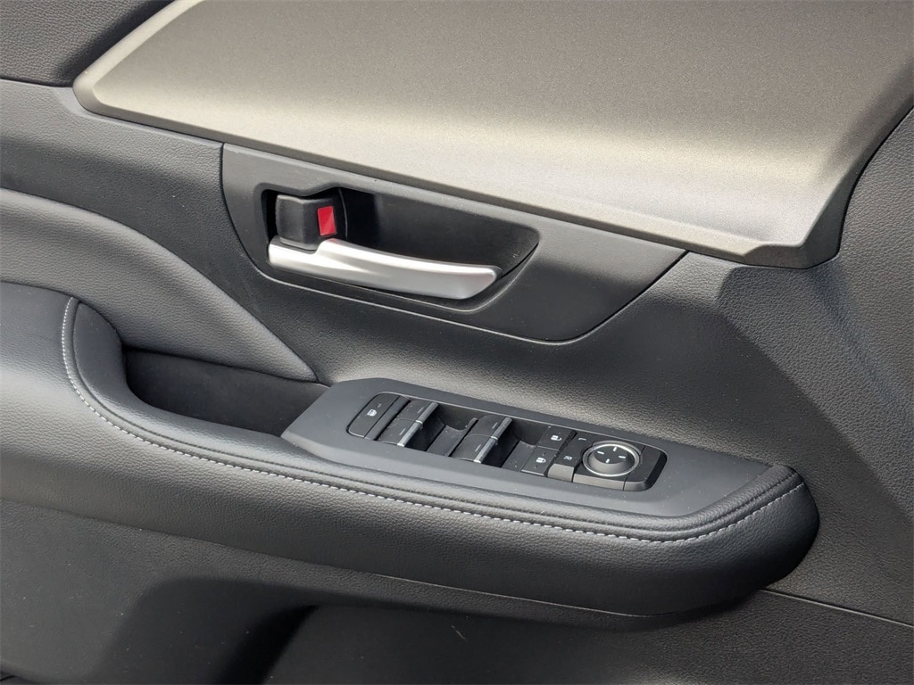 Thumbnail: 2025 Toyota Grand Highlander - 14