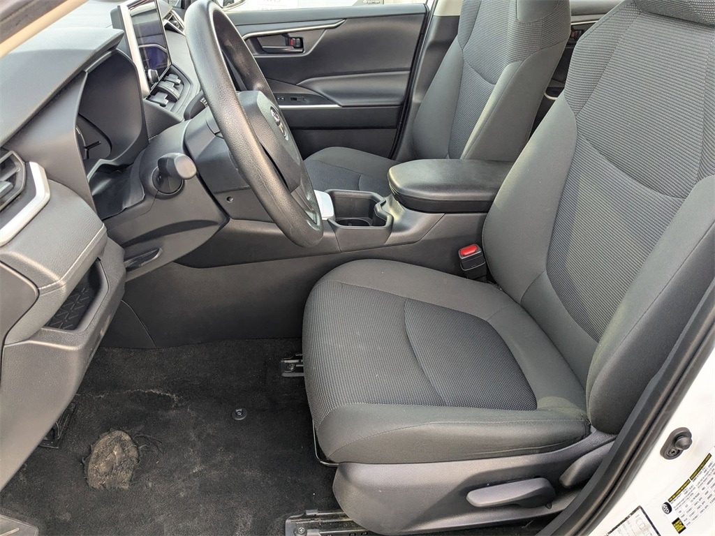 Thumbnail: 2024 Toyota RAV4 - 17