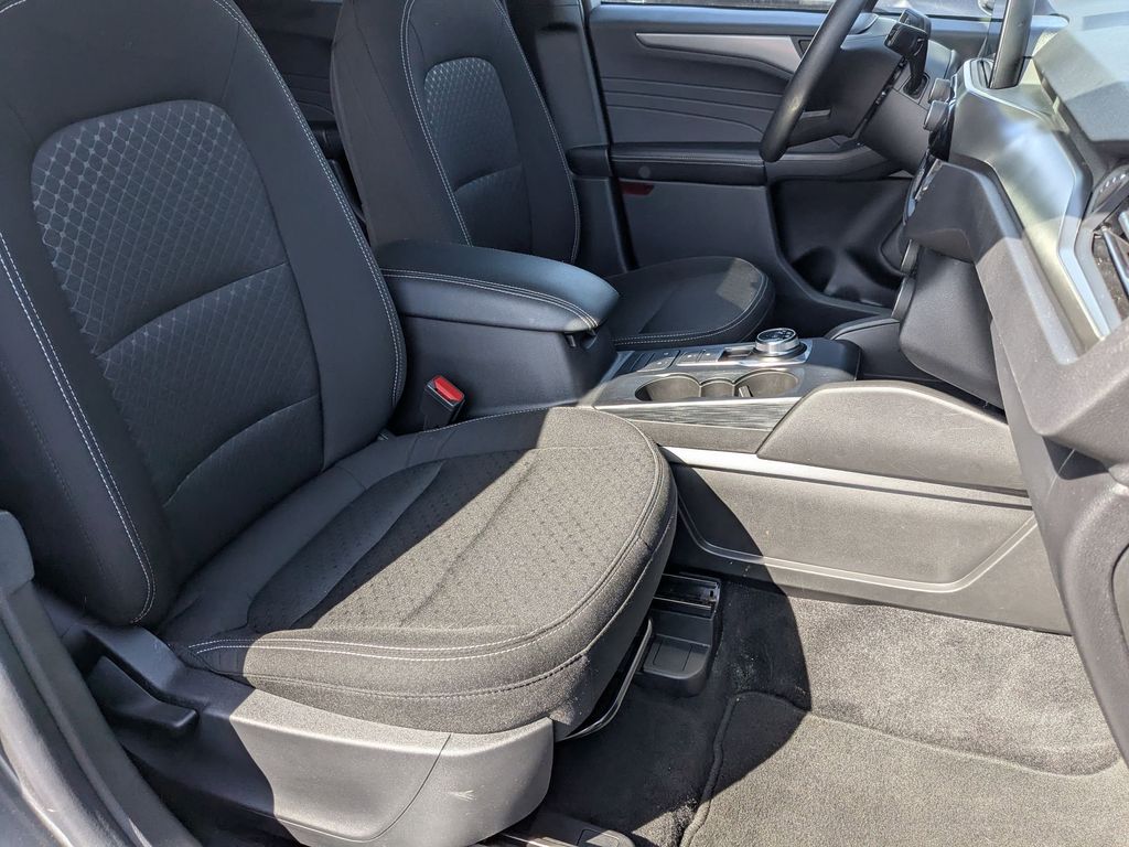 Thumbnail: 2025 Ford Escape - 30