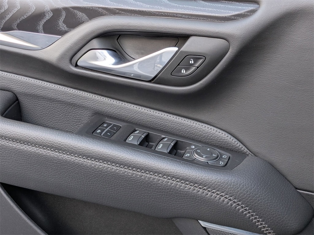 Thumbnail: 2023 GMC Yukon - 14