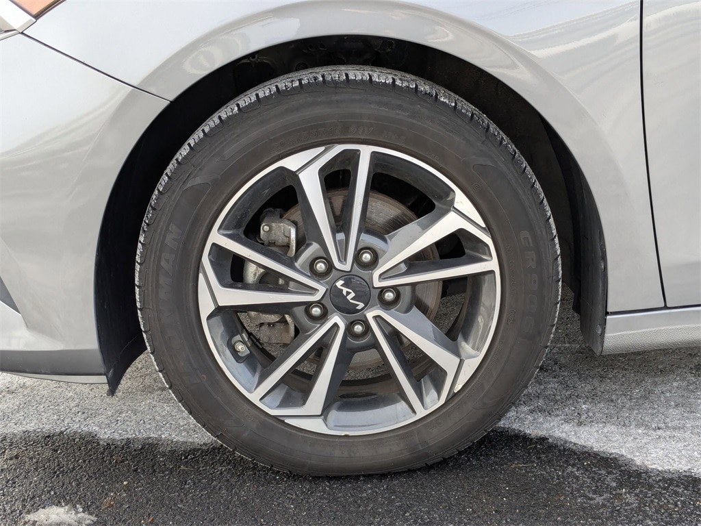 Thumbnail: 2024 Kia Forte - 11