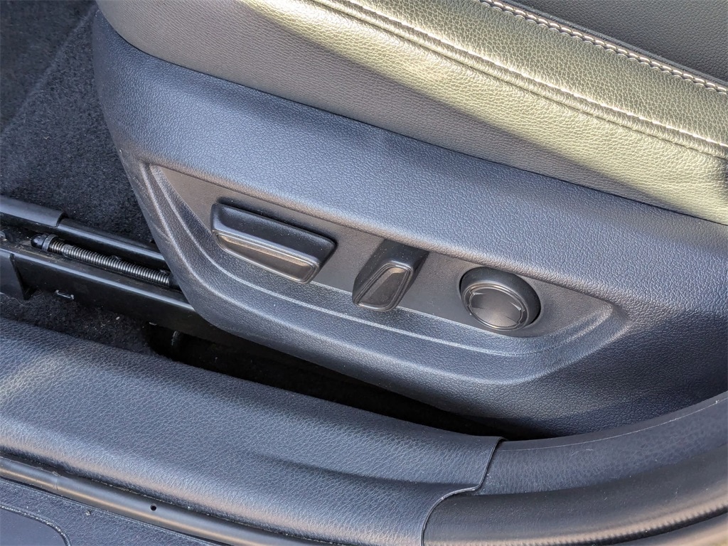 Thumbnail: 2025 Toyota Camry - 16