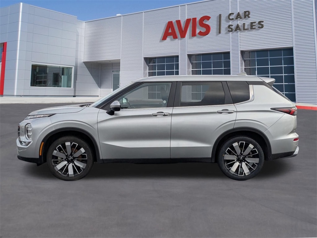 Thumbnail: 2025 Mitsubishi Outlander - 2