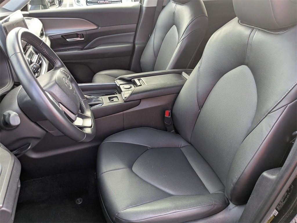 Thumbnail: 2024 Toyota Grand Highlander - 18