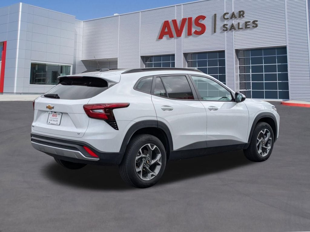 Thumbnail: 2025 Chevrolet Trax - 6