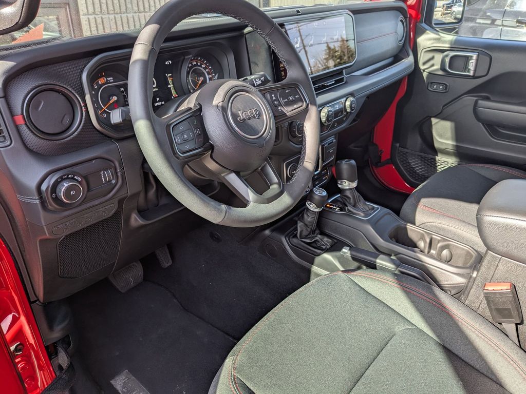 Thumbnail: 2025 Jeep Wrangler - 14