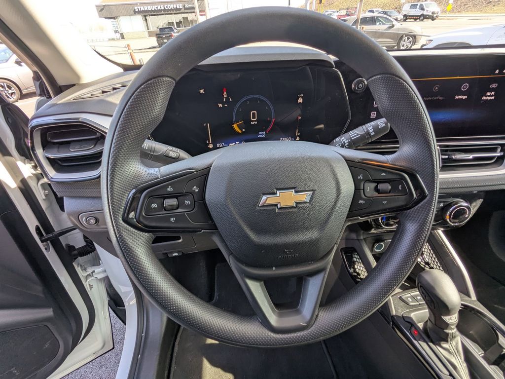 Thumbnail: 2025 Chevrolet TrailBlazer - 16