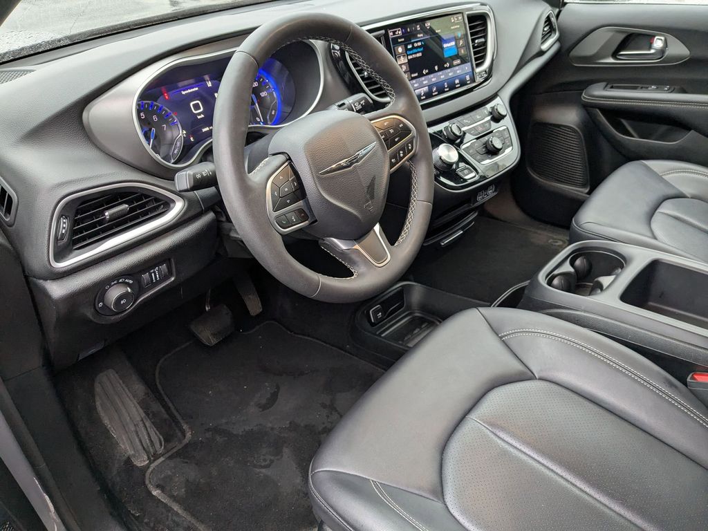 Thumbnail: 2025 Chrysler Pacifica - 15