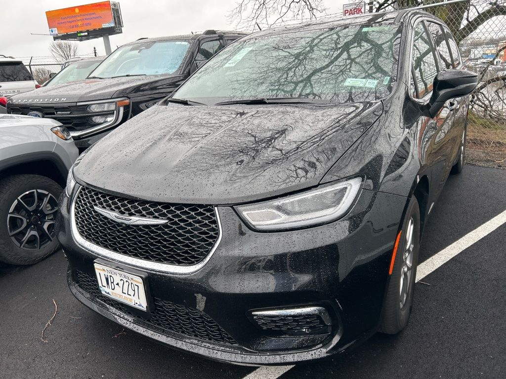 Thumbnail: 2025 Chrysler Pacifica - 1