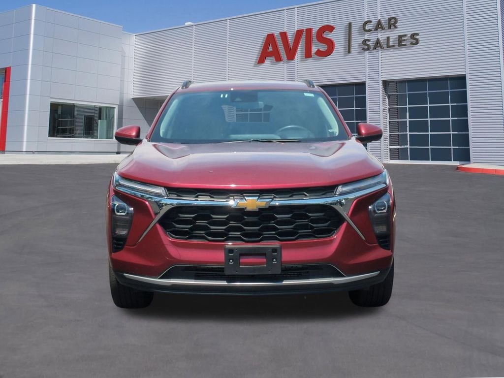 Thumbnail: 2025 Chevrolet Trax - 2
