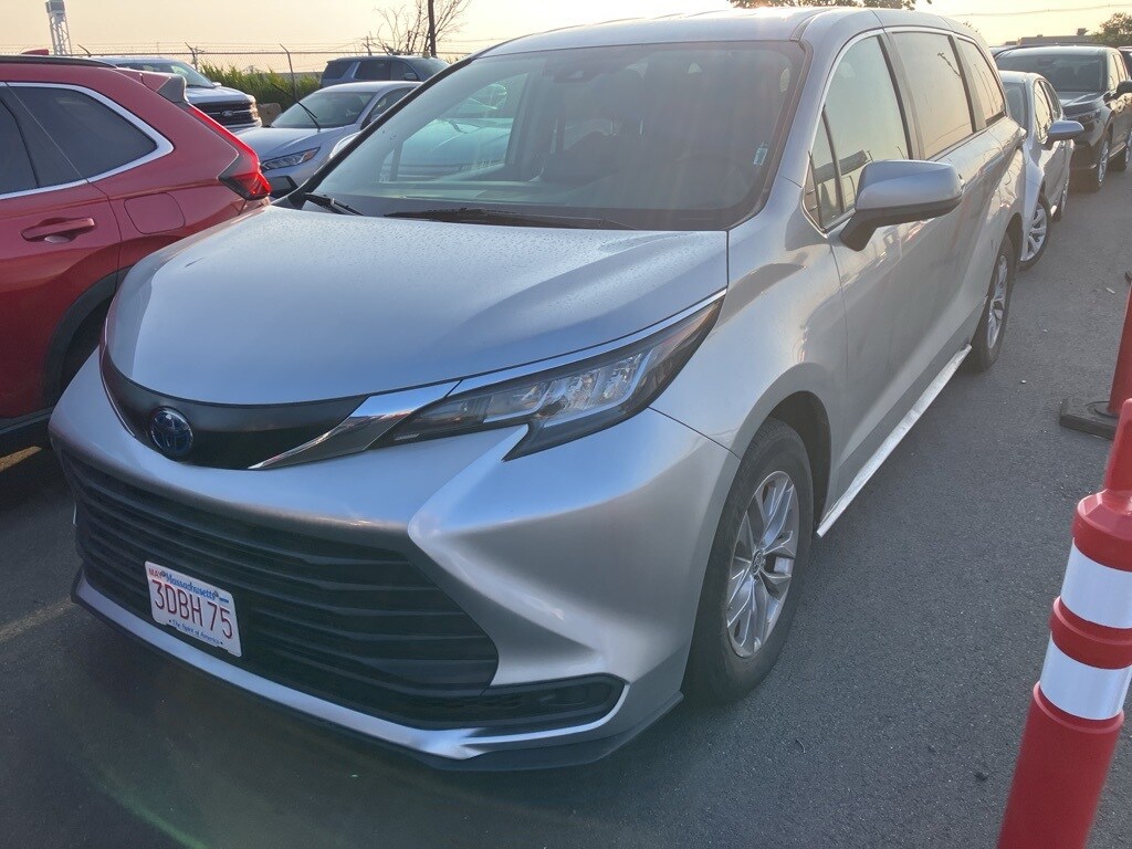 Thumbnail: 2022 Toyota Sienna - 1