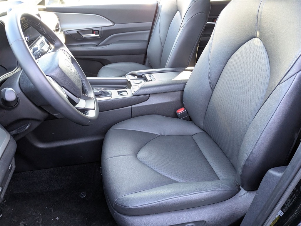 Thumbnail: 2025 Toyota Grand Highlander - 18