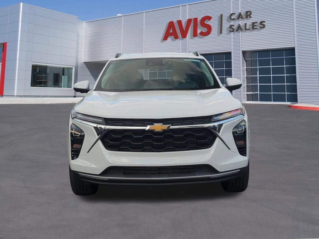 Thumbnail: 2025 Chevrolet Trax - 2