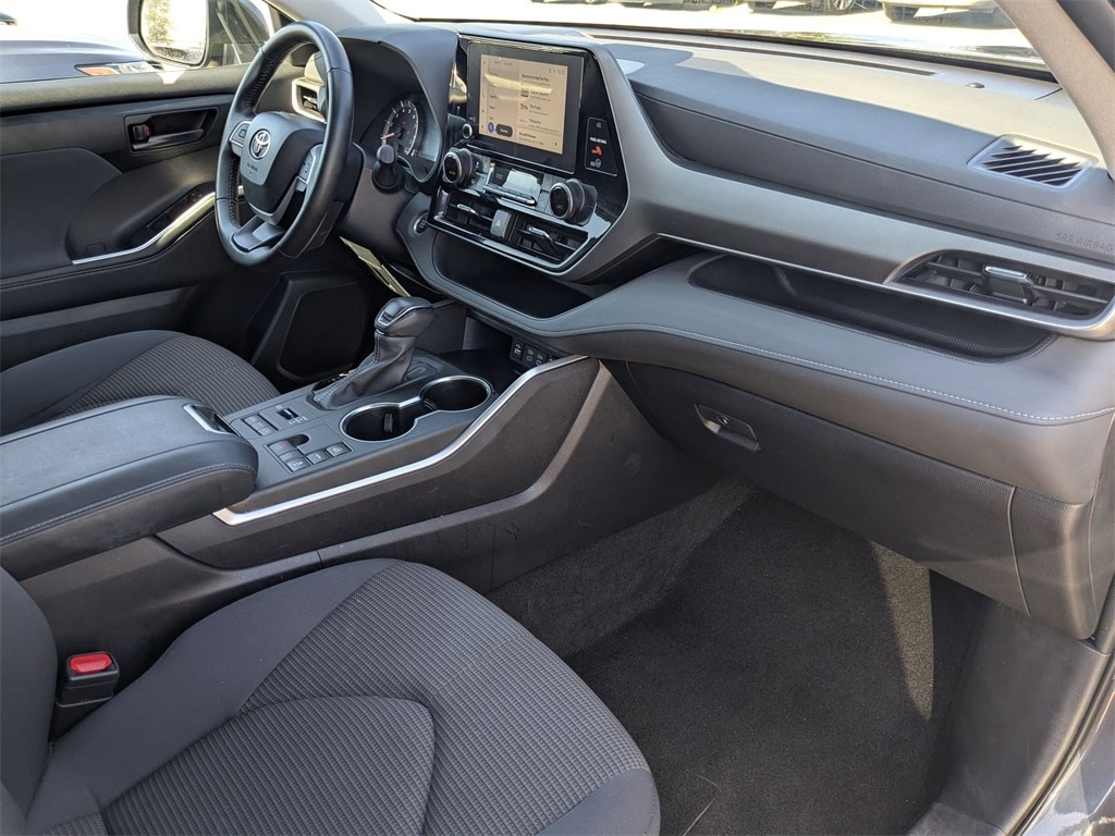 Thumbnail: 2024 Toyota Highlander - 35
