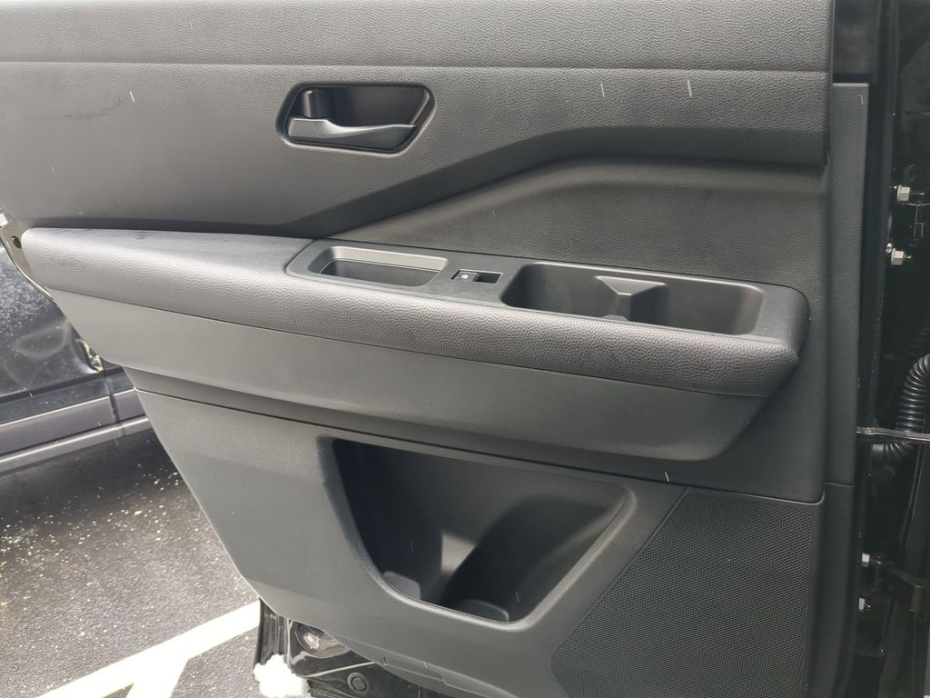 Thumbnail: 2025 Nissan Pathfinder - 26