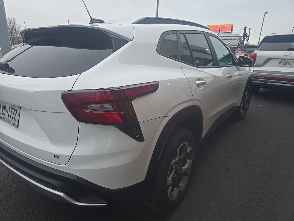 Thumbnail: 2025 Chevrolet Trax - 3