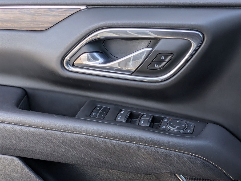 Thumbnail: 2023 Chevrolet Suburban - 17