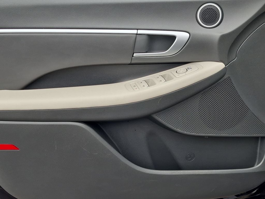2025 Hyundai Sonata SEL - Photo 11