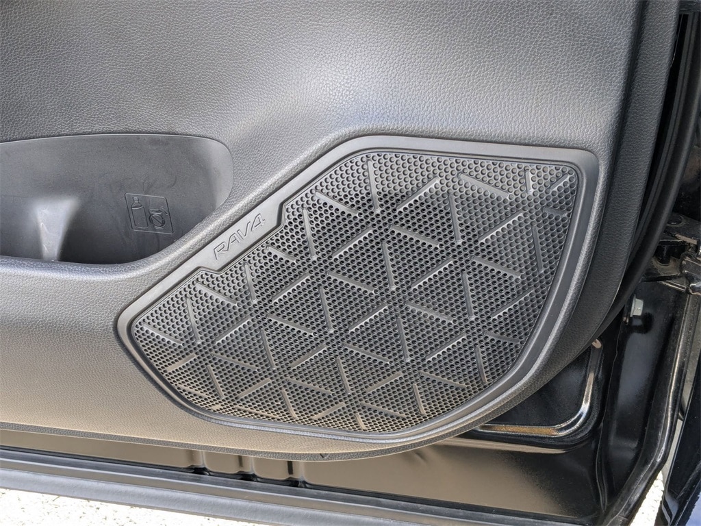 Thumbnail: 2025 Toyota RAV4 - 18