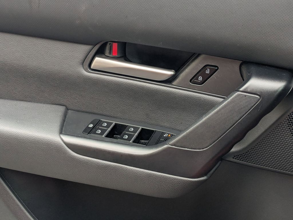 Thumbnail: 2025 Mazda CX-50 - 13