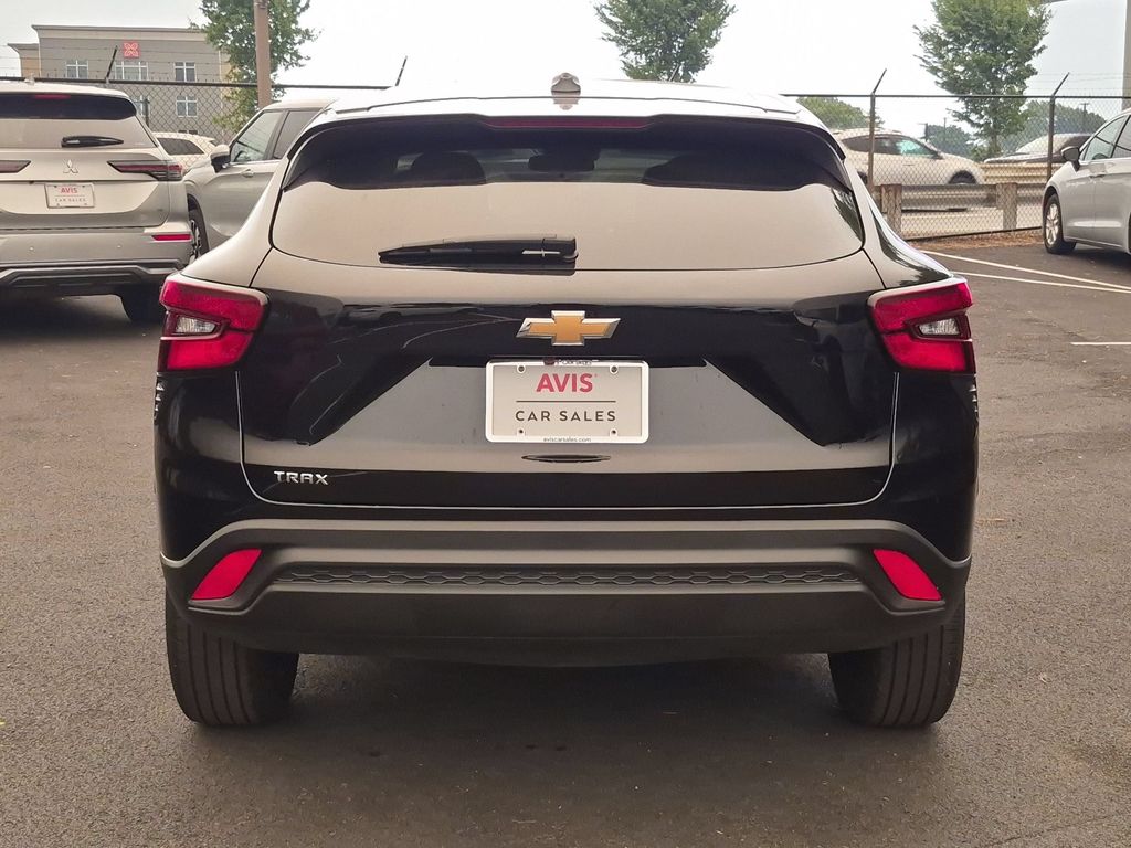 Thumbnail: 2025 Chevrolet Trax - 6