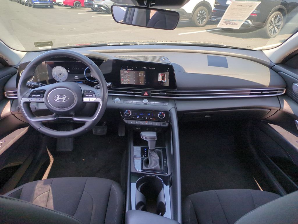 Thumbnail: 2025 Hyundai Elantra - 26