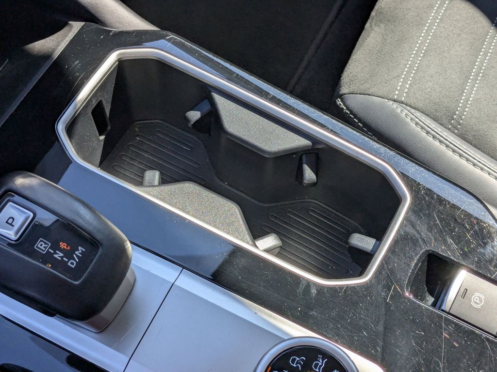 Thumbnail: 2025 Mitsubishi Outlander - 25