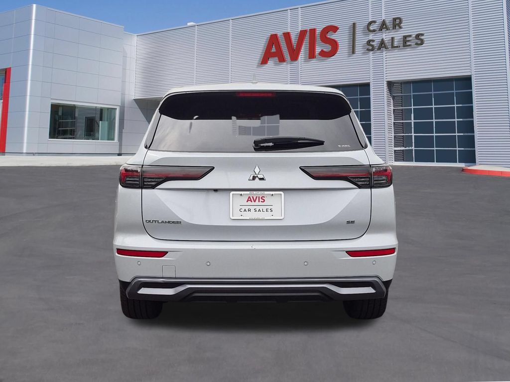 Thumbnail: 2025 Mitsubishi Outlander - 7