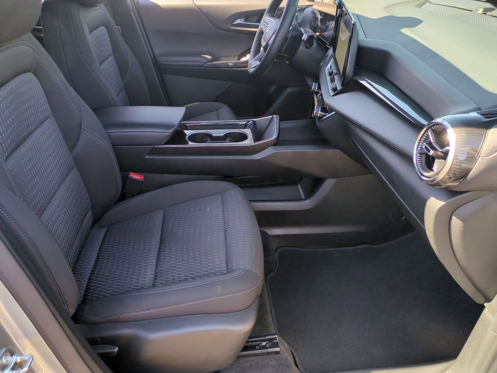 Thumbnail: 2025 Chevrolet Equinox - 24