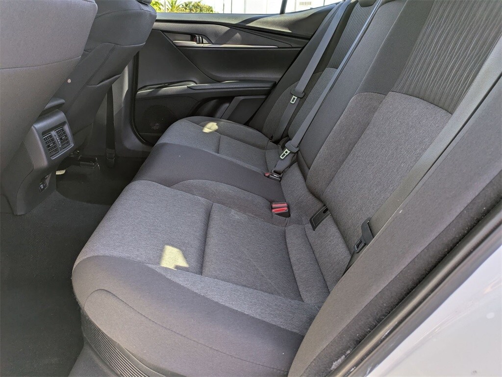 Thumbnail: 2025 Toyota Camry - 25