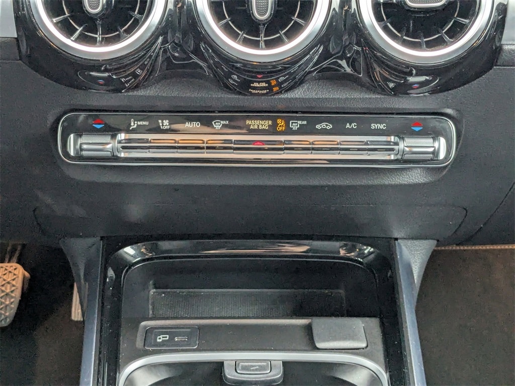 Thumbnail: 2023 Mercedes-Benz GLB - 26