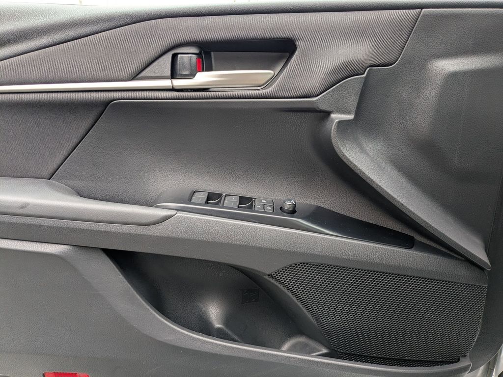 Thumbnail: 2025 Toyota Camry - 11