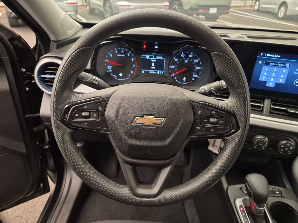 Thumbnail: 2025 Chevrolet Trax - 19