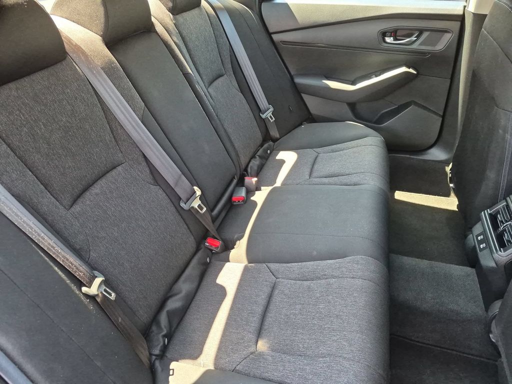 2025 Honda Accord SE - Photo 29