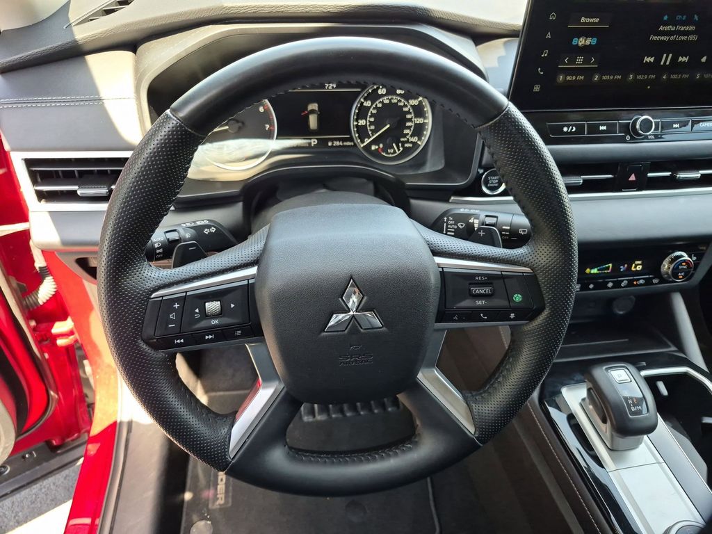 Thumbnail: 2025 Mitsubishi Outlander - 23