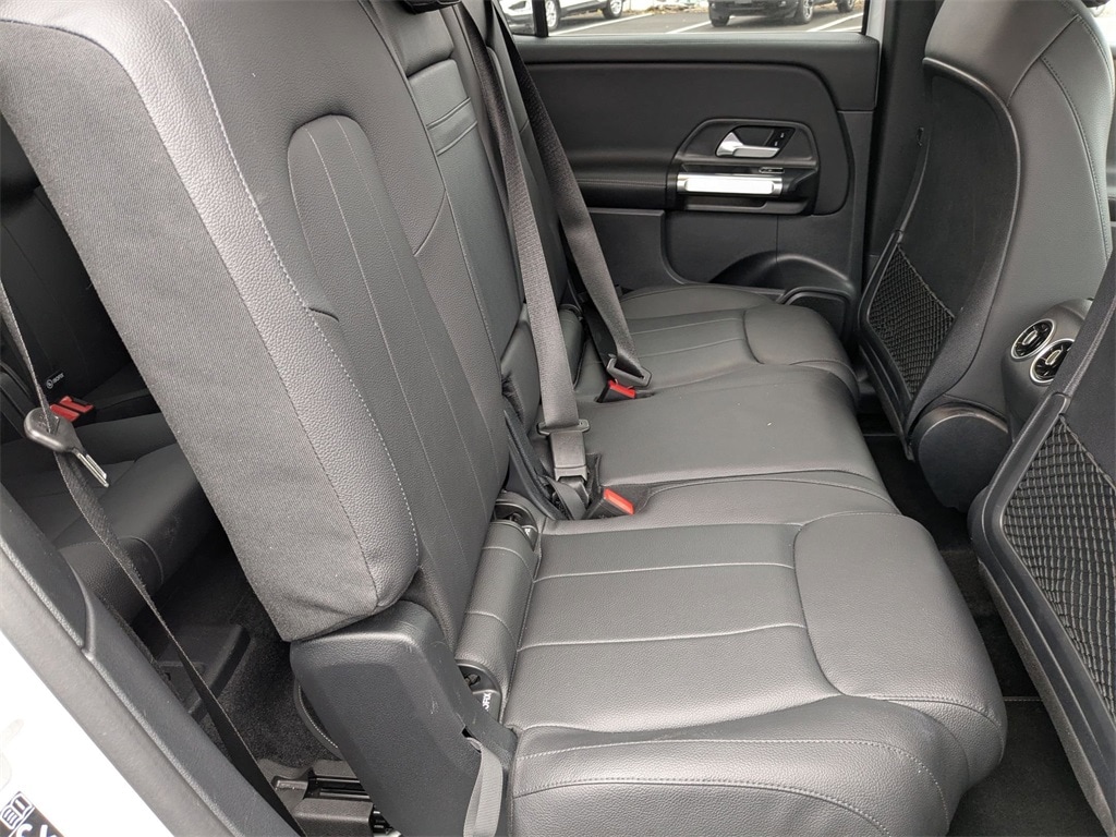 Thumbnail: 2023 Mercedes-Benz GLB - 38