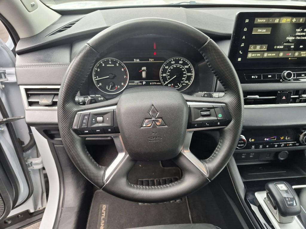 Thumbnail: 2025 Mitsubishi Outlander - 23