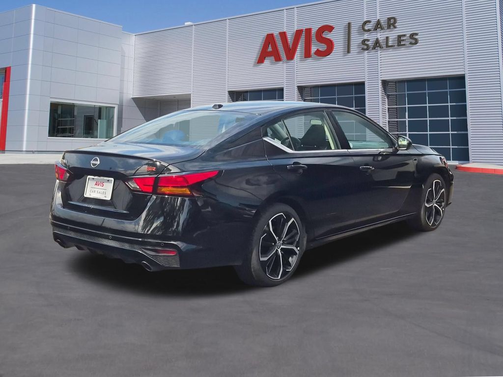 2025 Nissan Altima SR - Photo 6